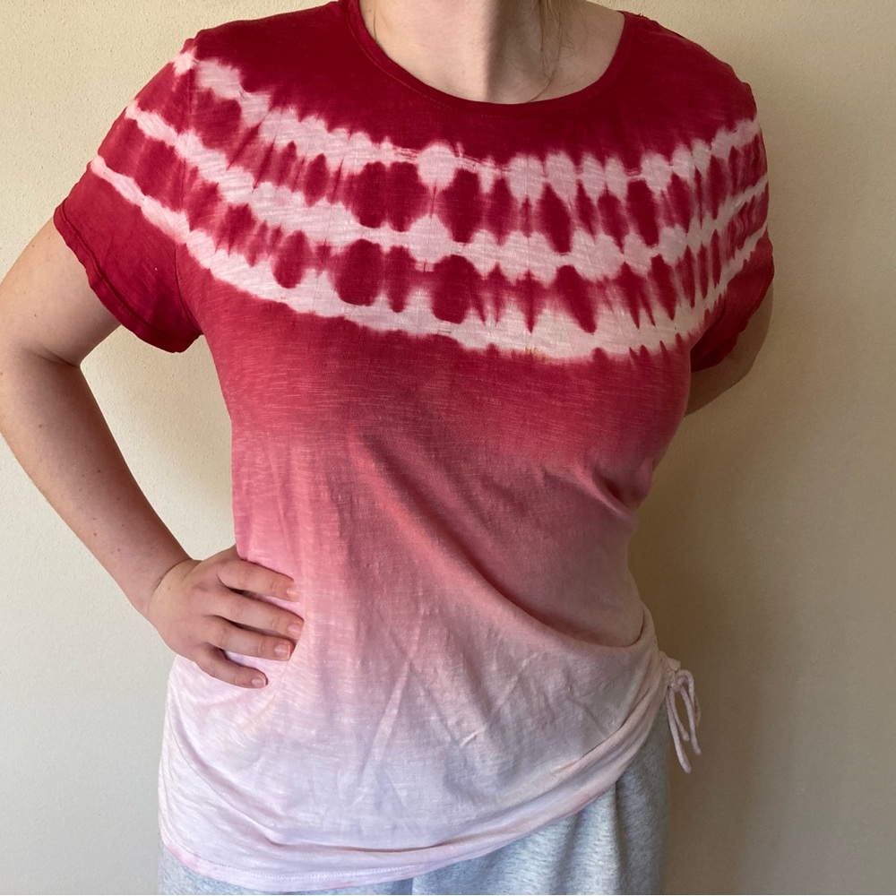 Chico's Red and Pink Tie-Dye Short Sleeve Top